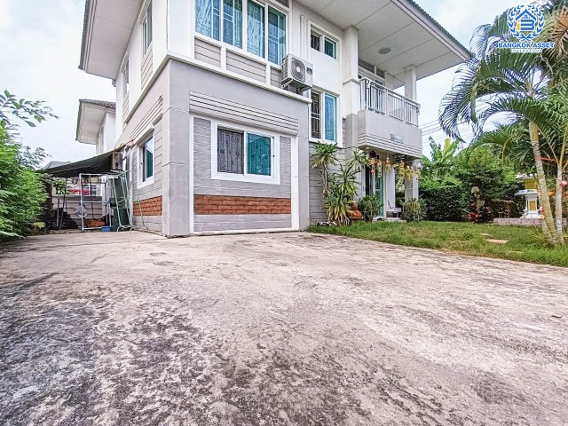 บ้านเดี่ยวมือสองย่านนนทบุรี ม.คุณาภัทร5 บ้านกล้วย-ไทรน้อย หลังมุม! เนื้อที่กว้างขวางเกือบ 60 ตร.ว. ฟังก์ชัน 4 ห้องนอน 3 ห้องน้ำ 2 ที่จอดรถ บนทำเลแห่งการเดินทาง ใกล้เซ็นทรัลเวสต์เกต และรถไฟฟ้าสายสีม่วง "สถานีคลองบางไผ่" จองเลย!